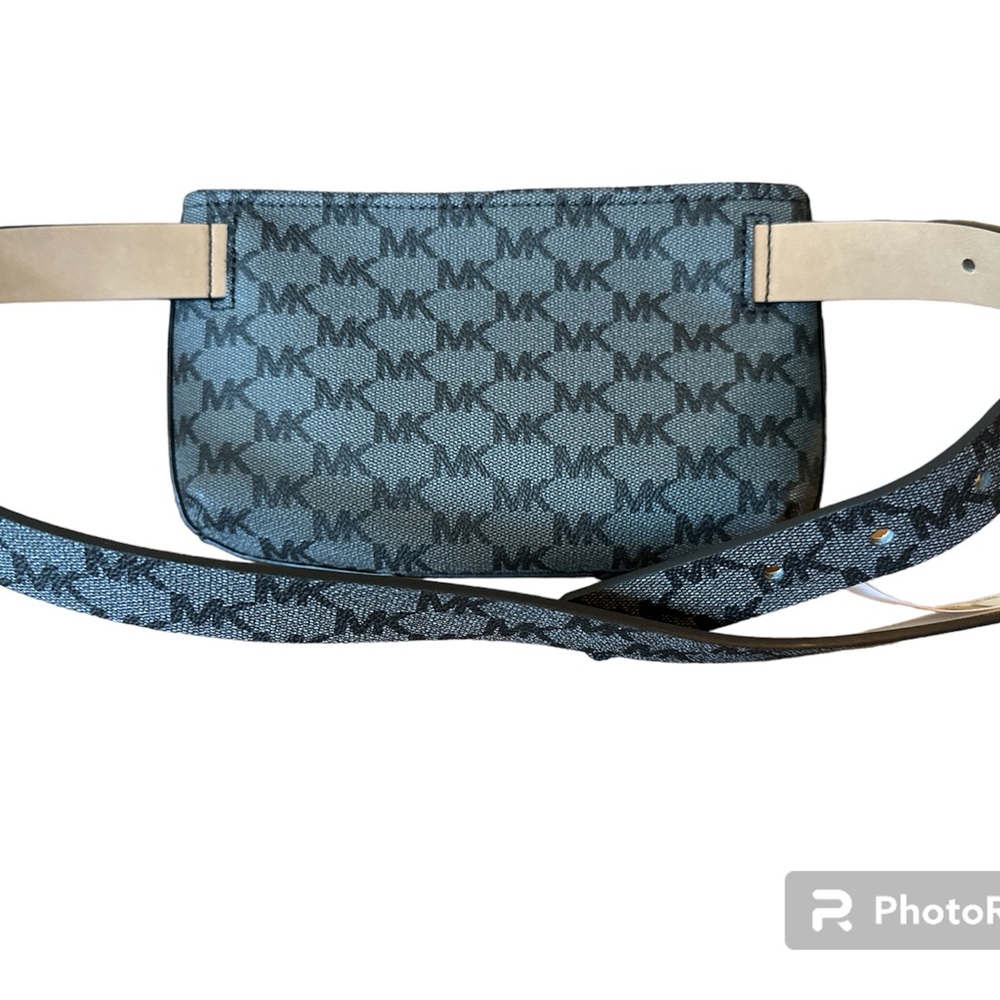 NWT MICHAEL KORS BELT BAG/ FANNY PACK. SIZE S/ M COLOR IS DARK GRAY & BLACK - Picture 2 of 6